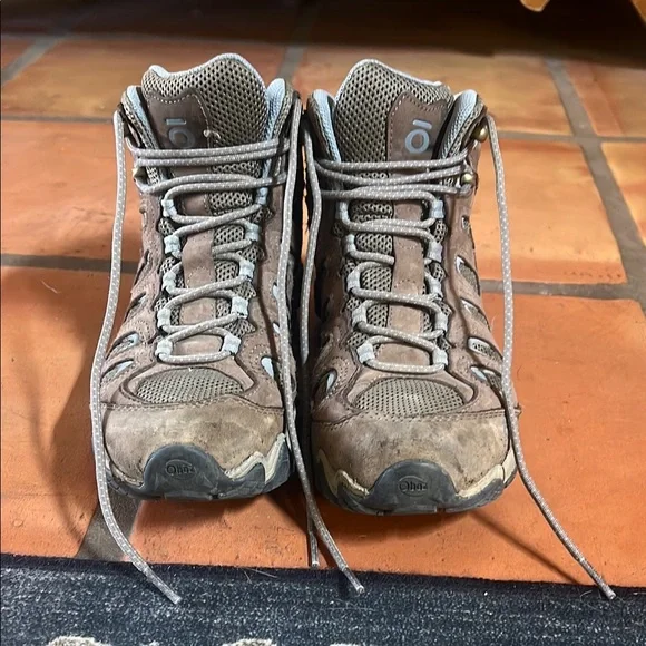 Oboz Women's Brown Hiking Boots - Picture 2 of 5